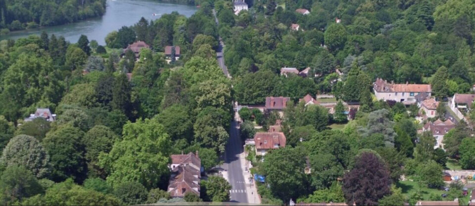 Seine – Port, la cittadina francese dove sono vietati gli smartphone per strada.