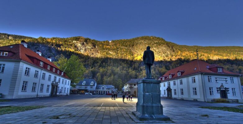 Il paese dove il sole arriva solo con gli specchi