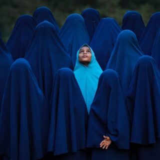 I nuovi occhiali per non udenti, fanno leggere quello che gli altri dicono