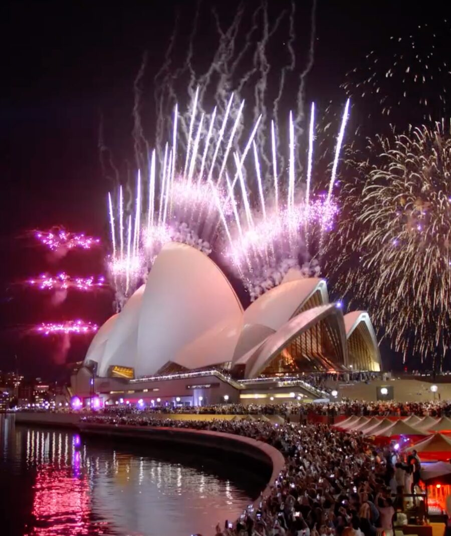 VIDEO: da Sydney uno spettacolo fantastico per accogliere il 2026