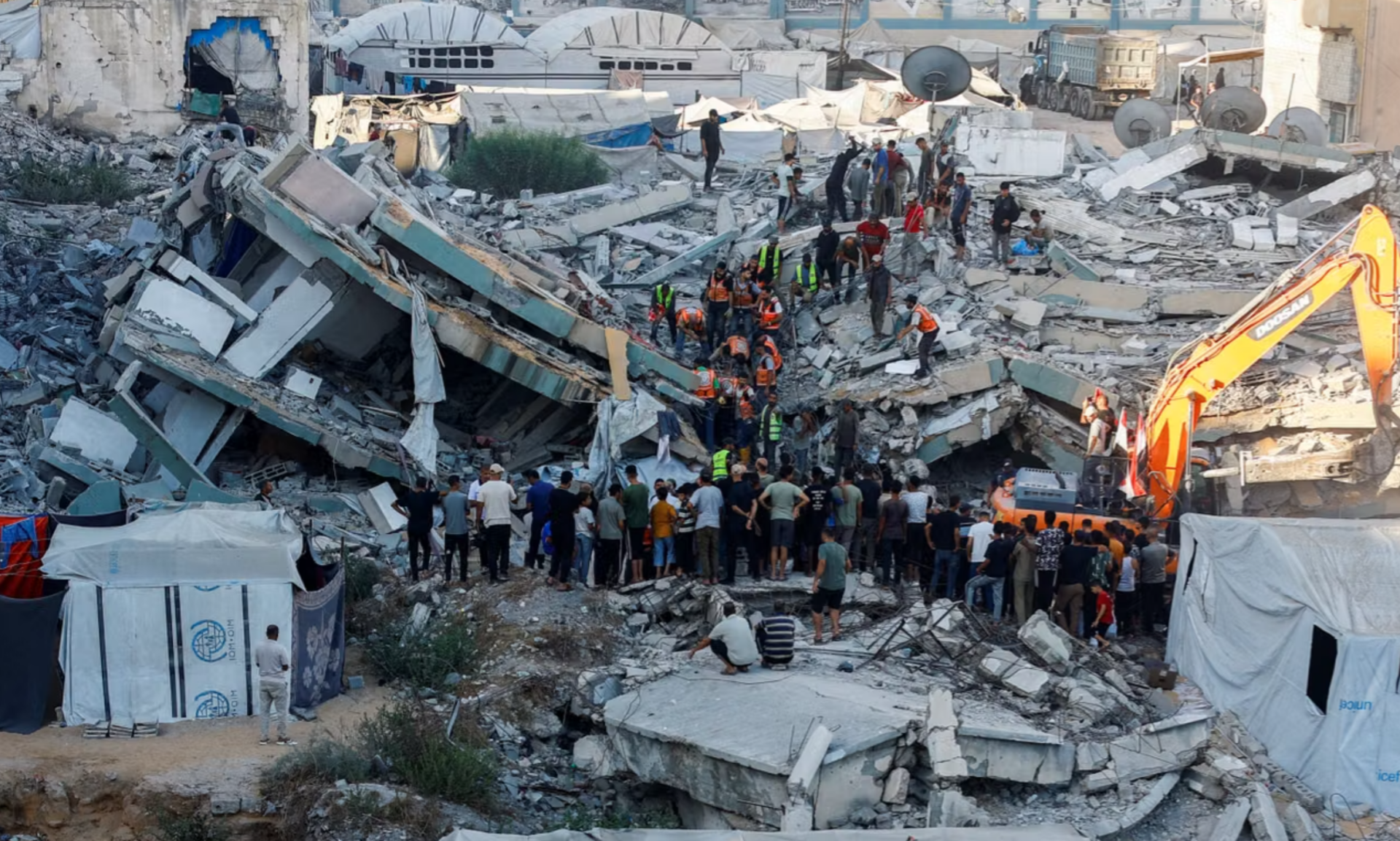 Gaza City, dopo il crollo Israele ostacola i soccorsi